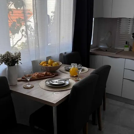 Elegant With Garden Terrace *